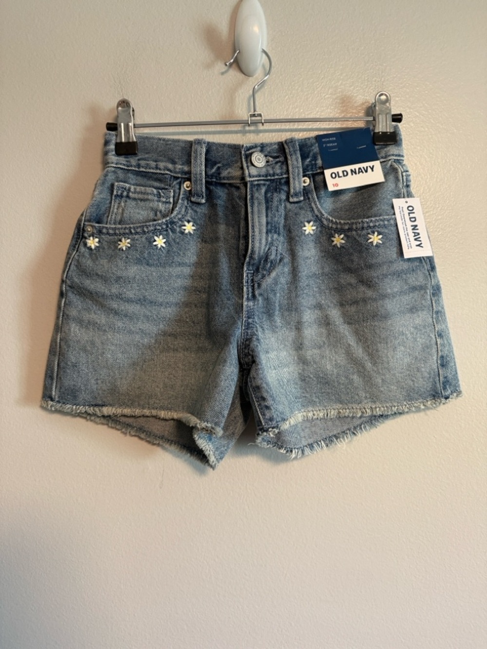 Old Navy Girls Daisy Embroidered Denim Cut-Off Shorts NWT Size 10
